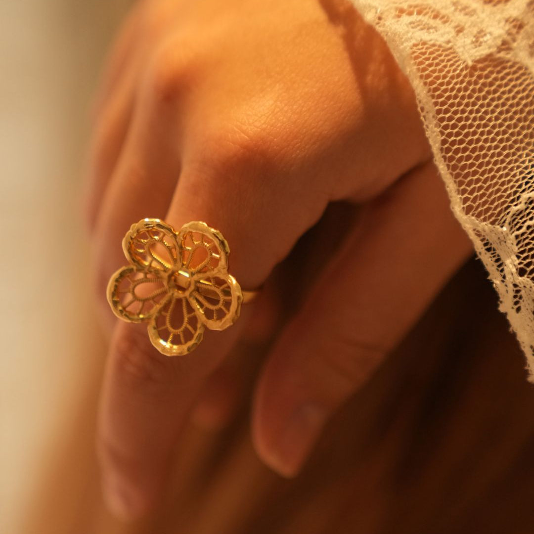Lace Bloom Gold Ring