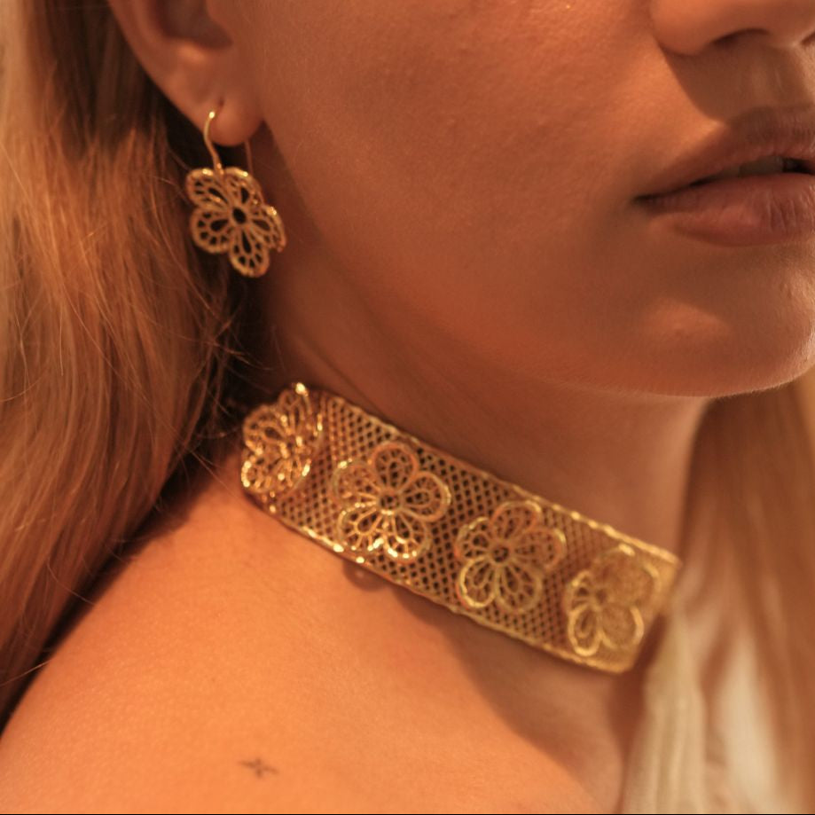 Lace Bloom Gold Choker