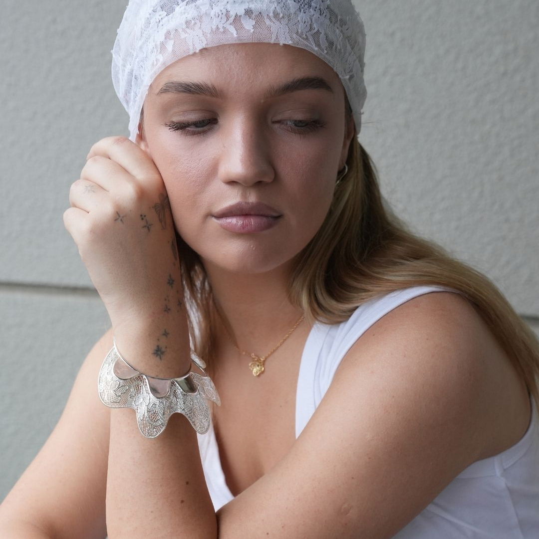 Lace Frill Silver Bangle