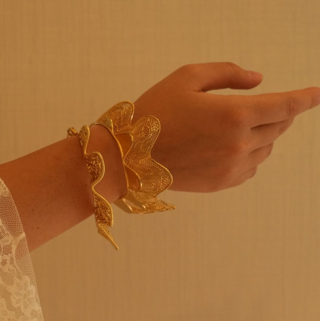 Lace Frill Gold Bangle