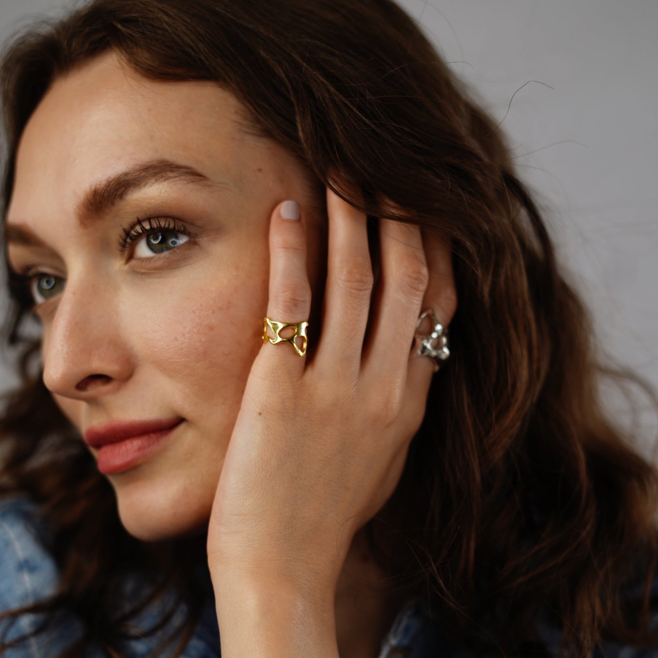 Sara Ali Khan in Molten Plain Ring - Set of 2