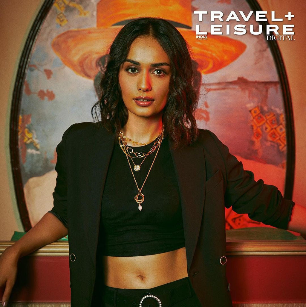 Manushi Chhillar Freeform Knot Statement Pendant Necklace